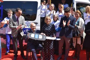 Fundación Solidaridad Carrefour dona un vehículo adaptado a COCEMFE a favor de la infancia con discapacidad física y orgánica de Ceuta