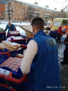 Carrefour activa su dispositivo de emergencias de la mano de Cruz Roja para asistir a 1.700 personas afectadas por la intensa nevada que asola la Comunidad de Madrid