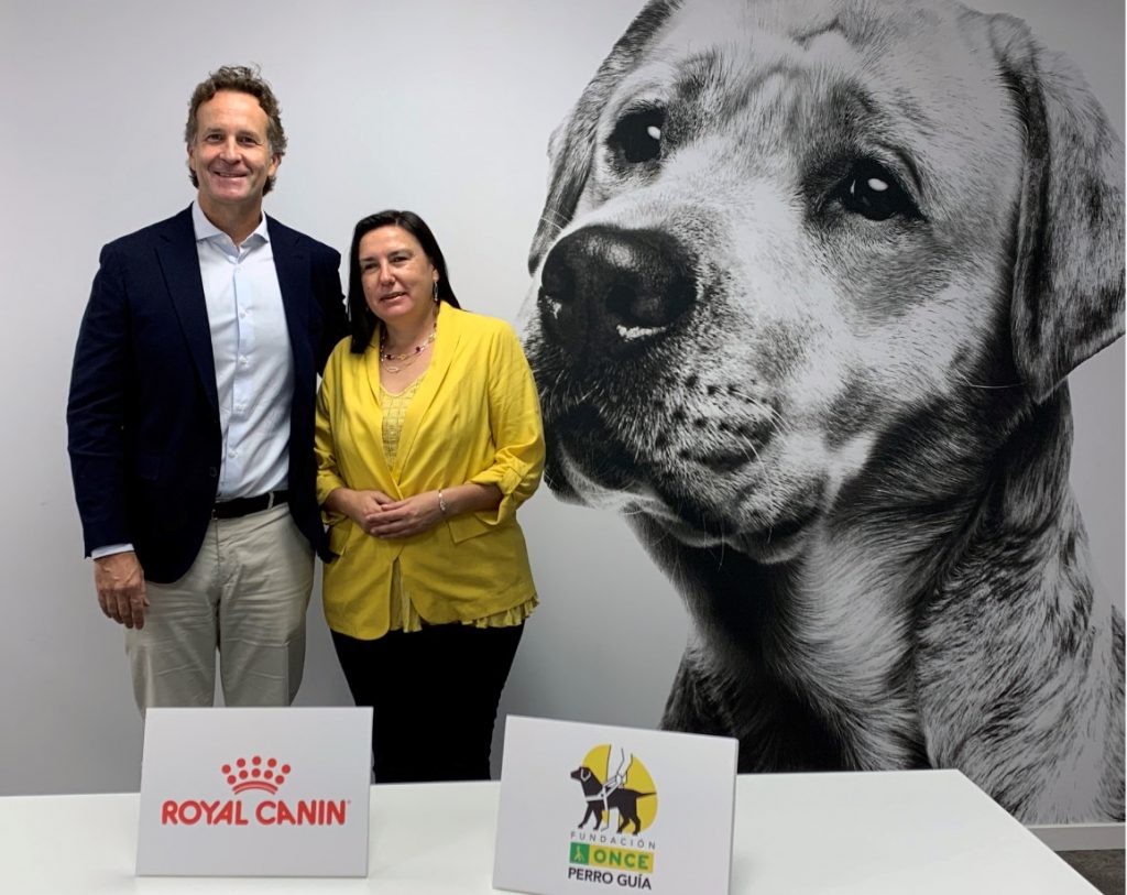 Royal Canin apoyará el proyecto de los perros guía de la ONCE