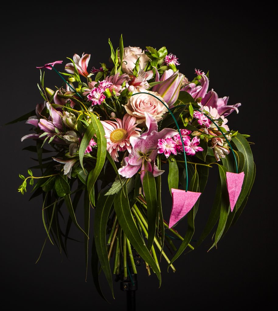 Flores solidarias para la investigación del cáncer de mama