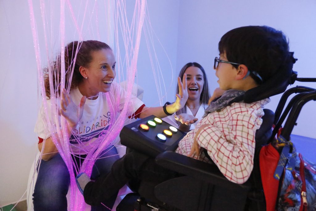 Carrefour financia la creación de una sala de estimulación multisensorial a favor de 276 menores con parálisis cerebral de Salamanca