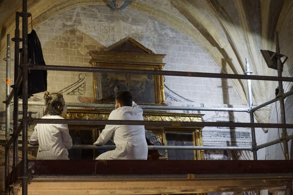 Se restaura el retablo mayor de la Parroquieta de la Catedral de Albarracín