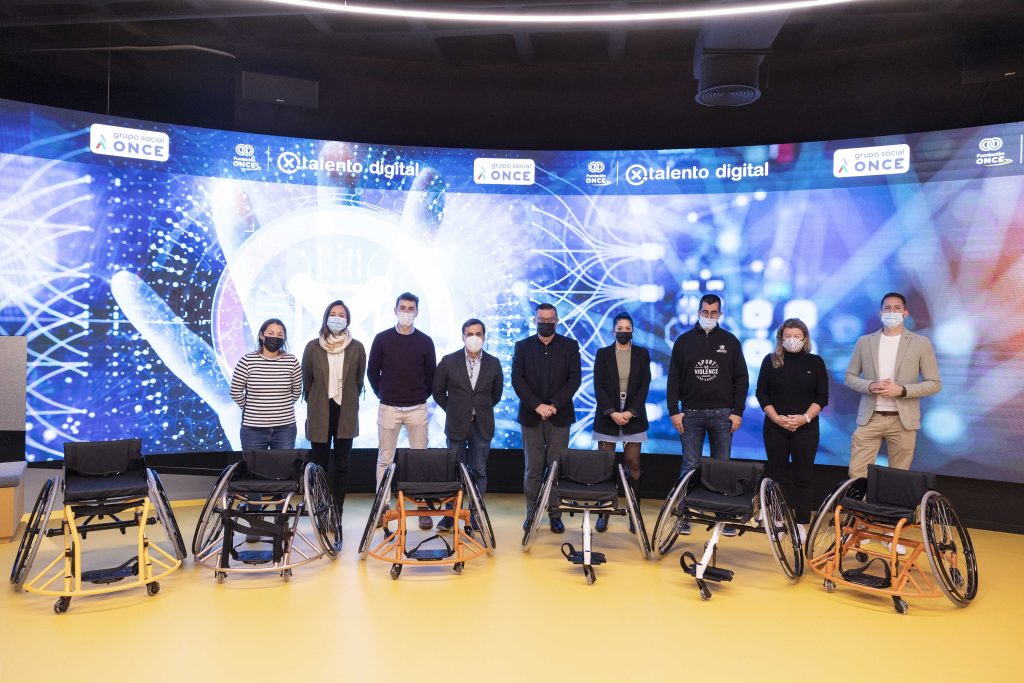 Fundación ONCE dona un centenar de sillas de ruedas a clubs y federaciones para promover el deporte base entre personas con discapacidad