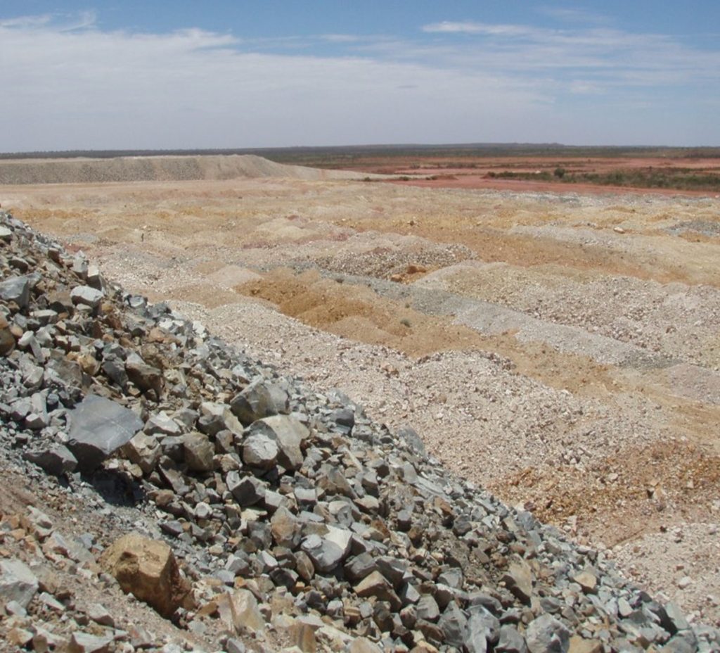 Un equipo de investigadores convierte residuos mineros tóxicos en cemento apto para rellenar minas