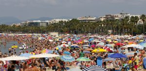 Un estudio propone fijar las vacaciones en la segunda quincena de julio como medida eficaz frente al cambio climático